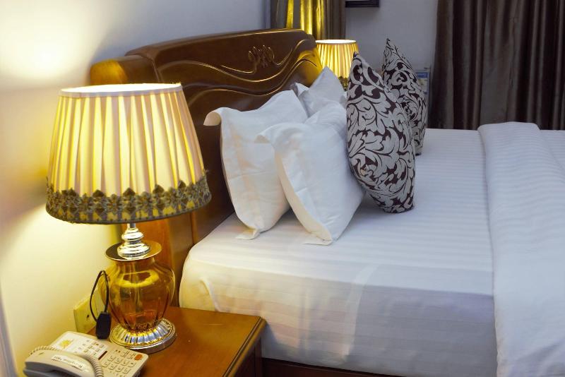 Kingsbridge Royale Hotel image