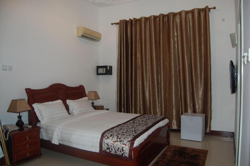 Kingsbridge Royale Hotel image