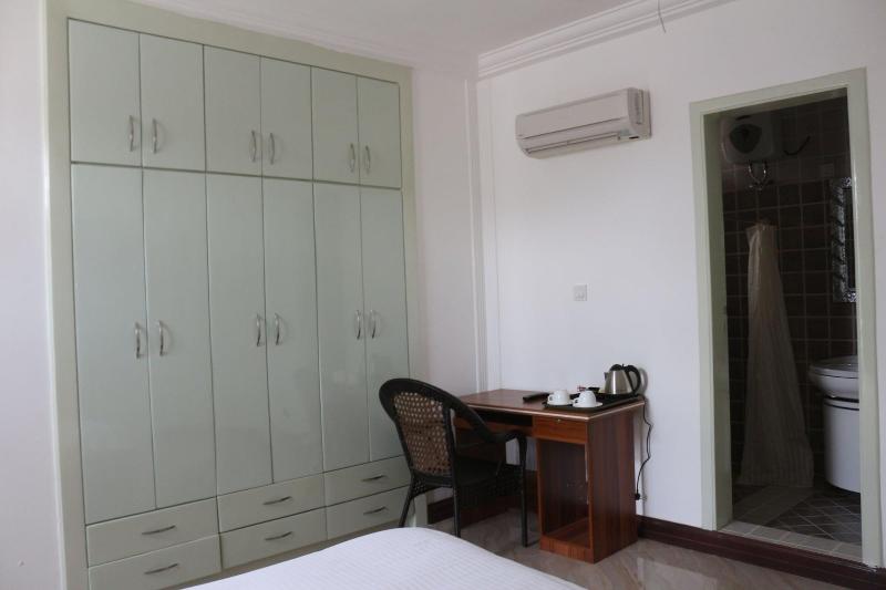 Kingsbridge Royale Hotel image