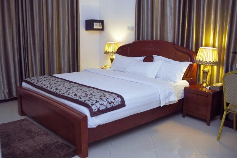 Kingsbridge Royale Hotel image