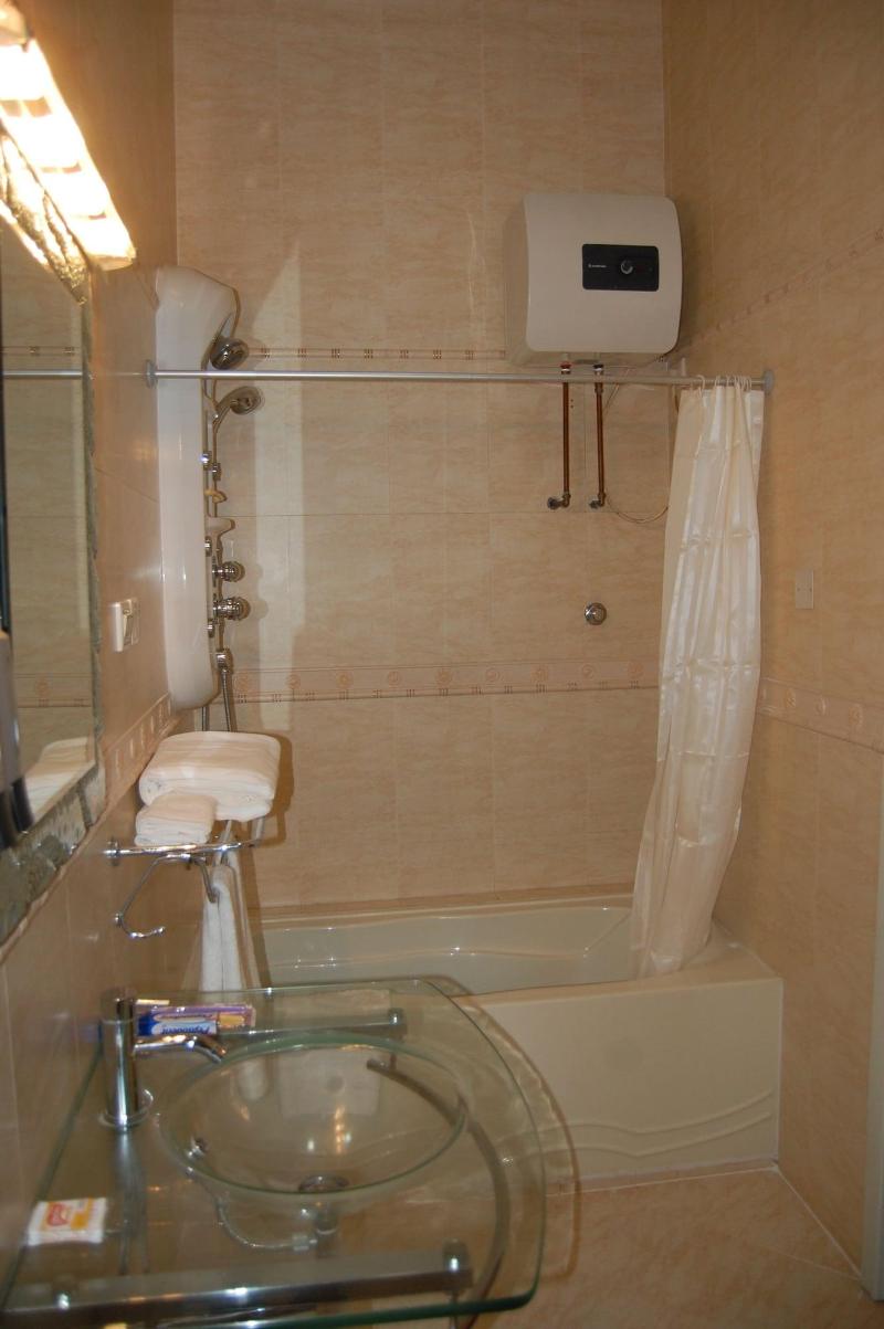 Kingsbridge Royale Hotel image