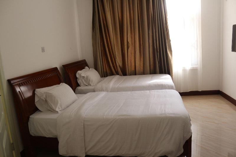Kingsbridge Royale Hotel image