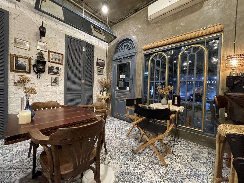 Central Old Town Cottage image