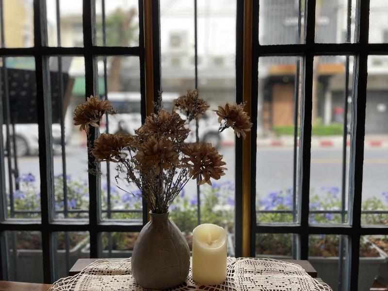 Central Old Town Cottage image