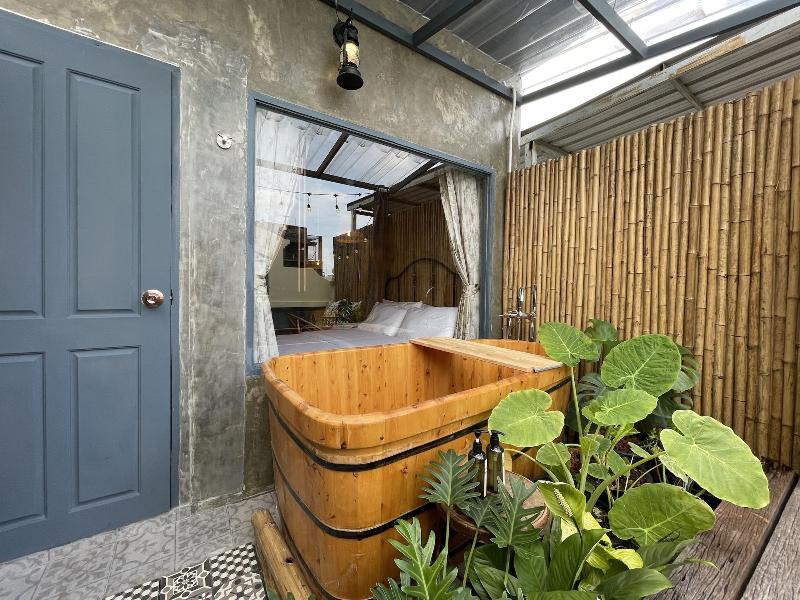 Central Old Town Cottage image