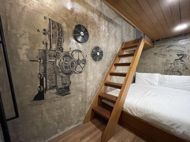 Central Old Town Cottage image