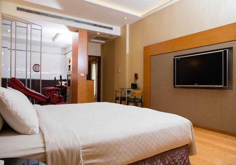 Royal Group Motel Chien Kuo Branch image