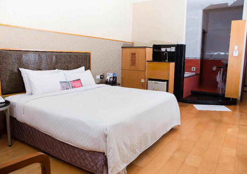 Royal Group Motel Chien Kuo Branch image