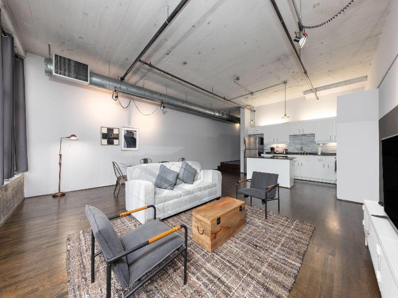 Reside Houston Downtown A Wyndham Residence image