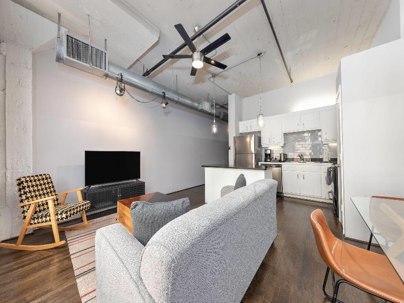 Reside Houston Downtown A Wyndham Residence image