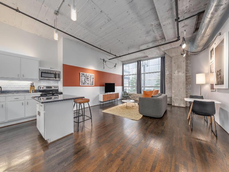 Reside Houston Downtown A Wyndham Residence image