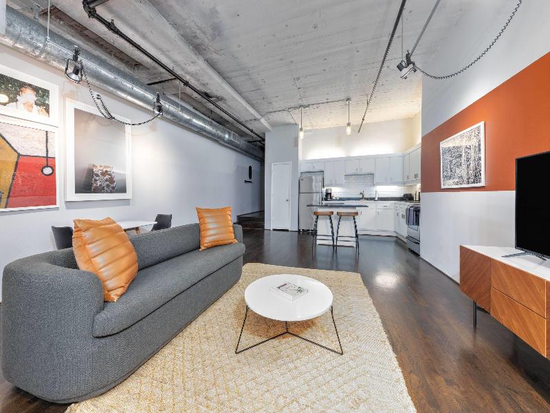 Reside Houston Downtown A Wyndham Residence image