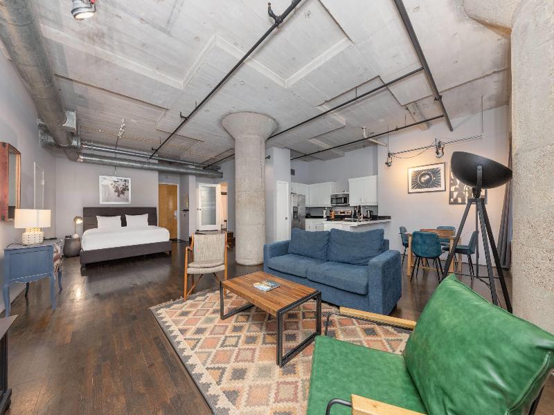 Reside Houston Downtown A Wyndham Residence image