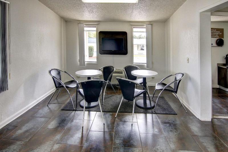 Motel 6 Union City Ga Atlanta Airport image