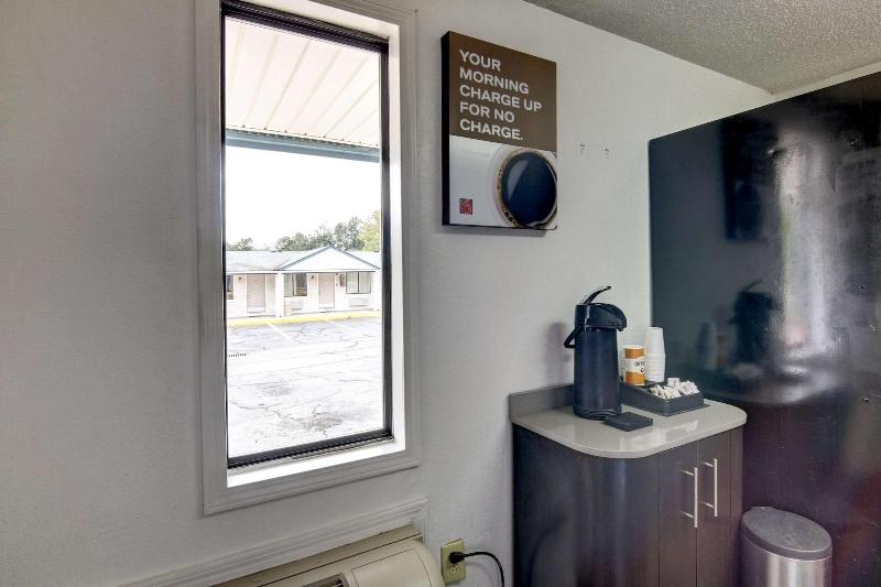 Motel 6 Union City Ga Atlanta Airport image