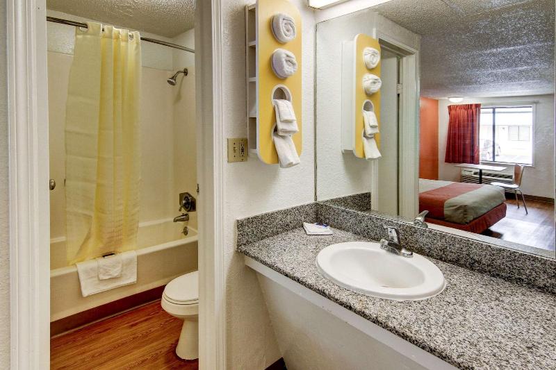 Motel 6 Union City Ga Atlanta Airport image
