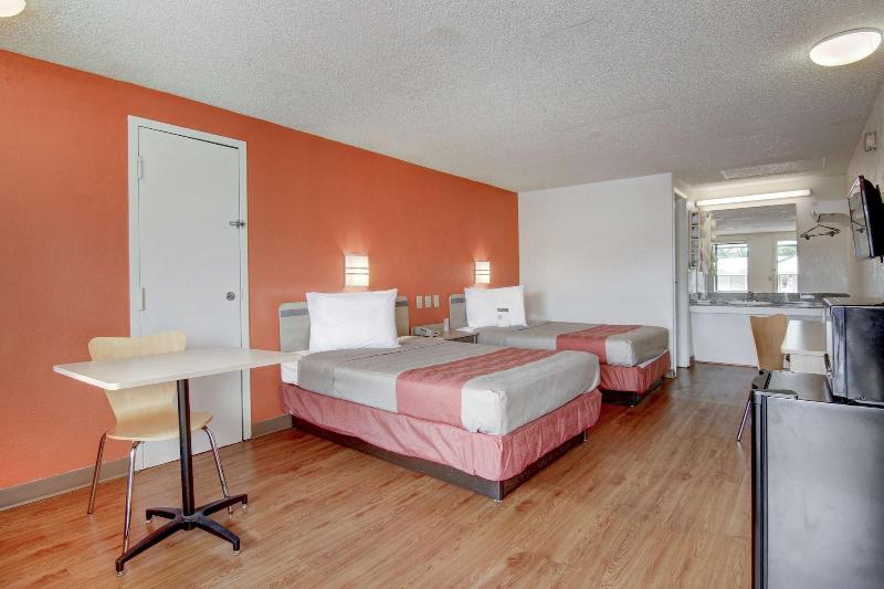 Motel 6 Union City Ga Atlanta Airport image