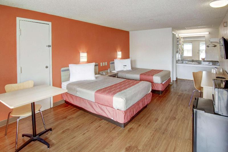 Motel 6 Union City Ga Atlanta Airport image
