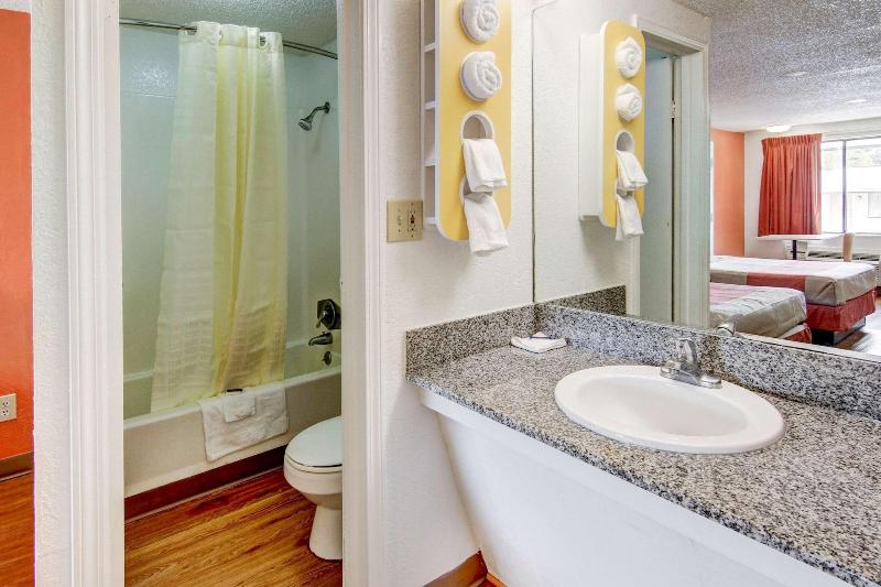 Motel 6 Union City Ga Atlanta Airport image