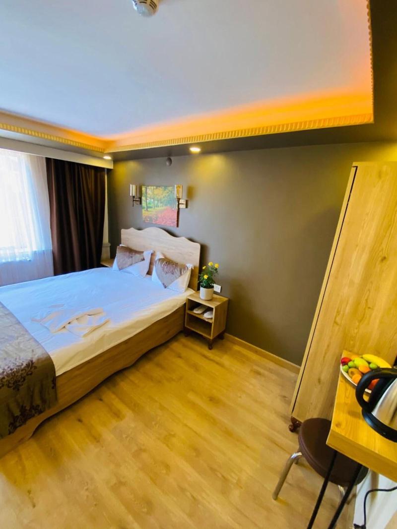Golden Sail Hotel Old City image