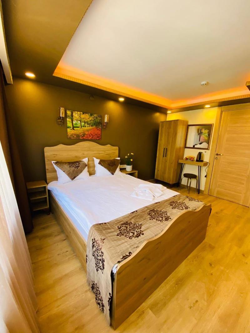 Golden Sail Hotel Old City image