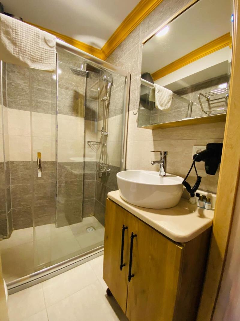 Golden Sail Hotel Old City image