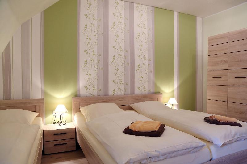 Pension Gasthof Und Hotel Roter Hirsch image