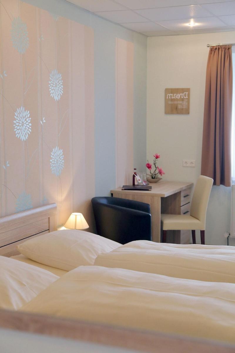 Pension Gasthof Und Hotel Roter Hirsch image