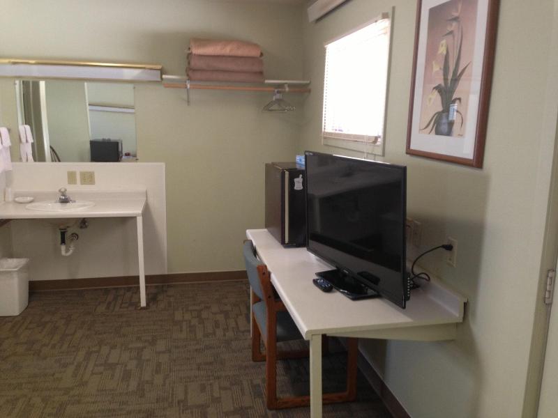 Jamestown Motel image