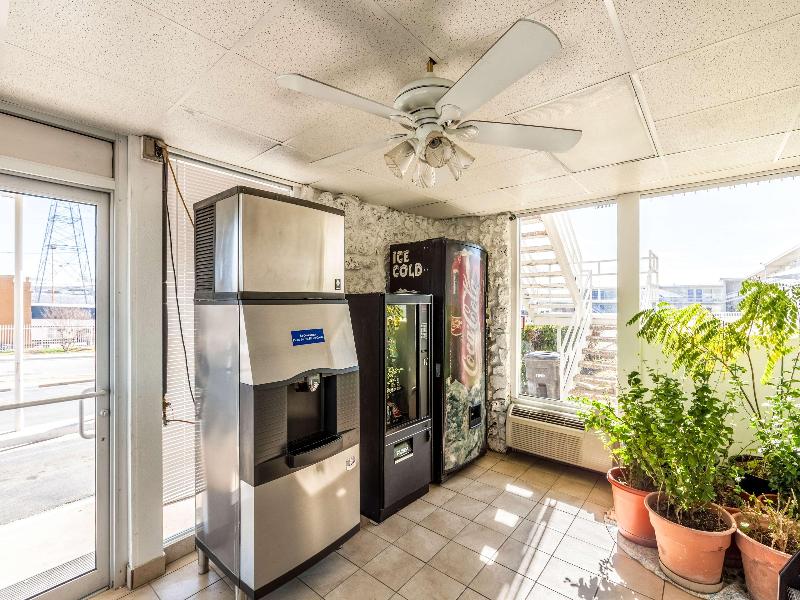 Motel6 Fort Worth, TX - Stockyards image