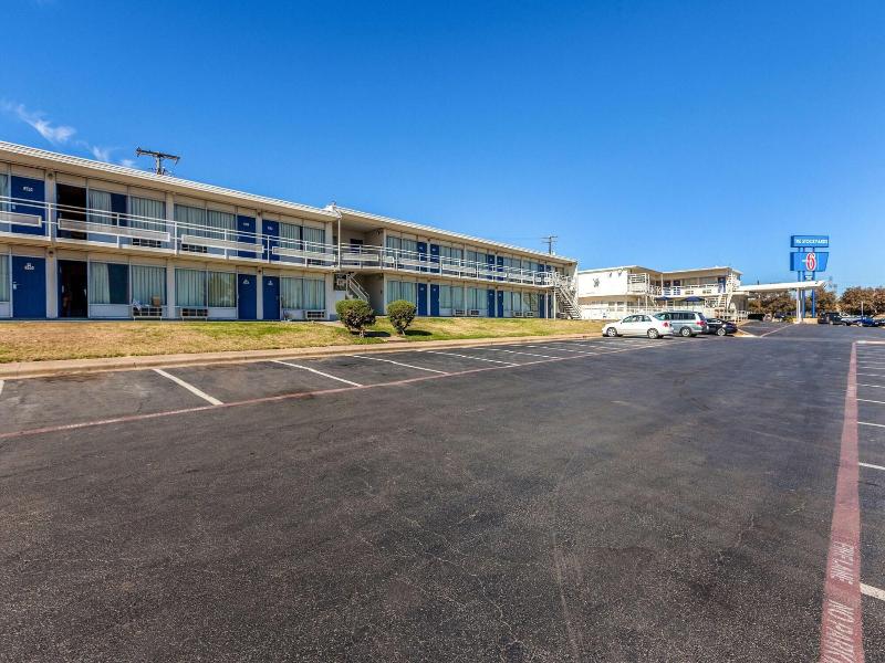 Motel6 Fort Worth, TX - Stockyards image