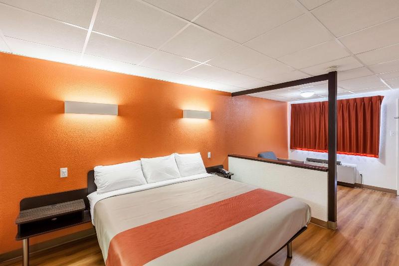 Motel6 Fort Worth, TX - Stockyards image