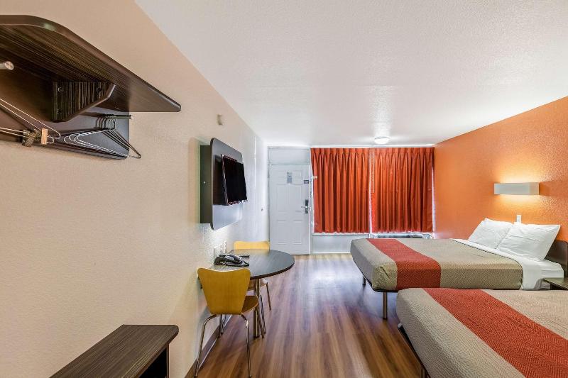 Motel6 Fort Worth, TX - Stockyards image