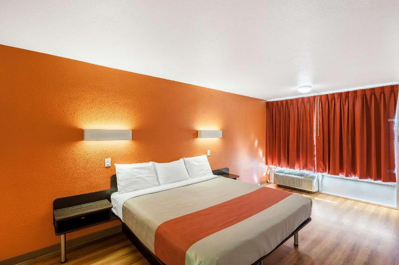 Motel6 Fort Worth, TX - Stockyards image