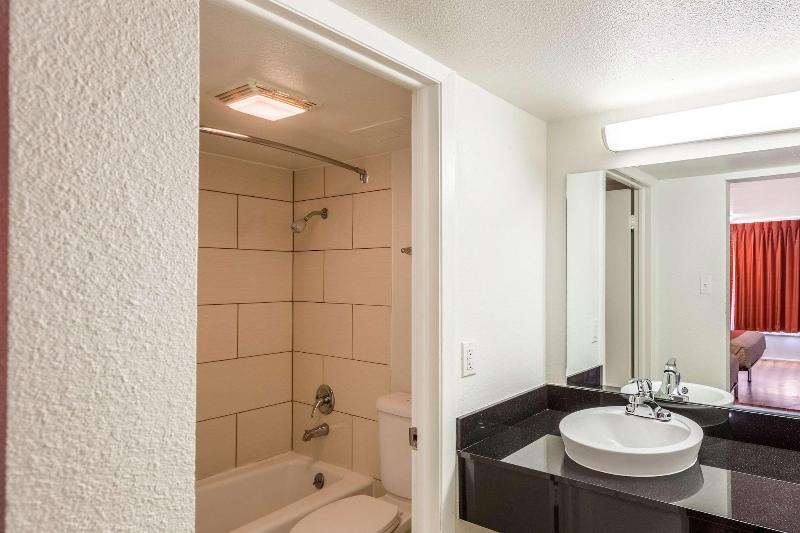 Motel6 Fort Worth, TX - Stockyards image