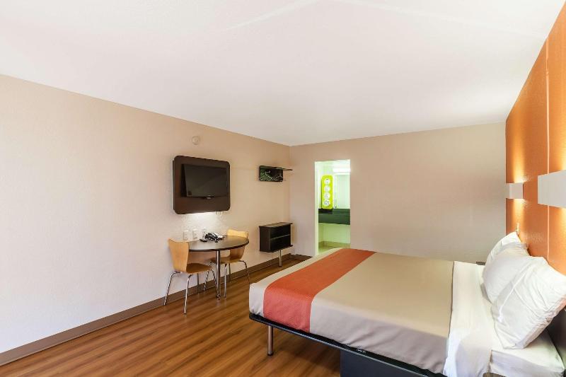 Motel6 Fort Worth, TX - Stockyards image