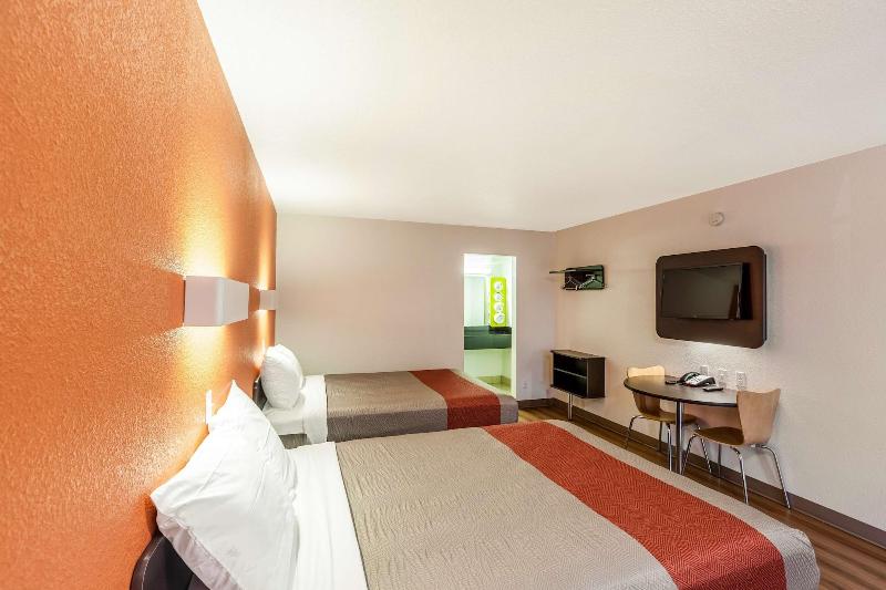 Motel6 Fort Worth, TX - Stockyards image
