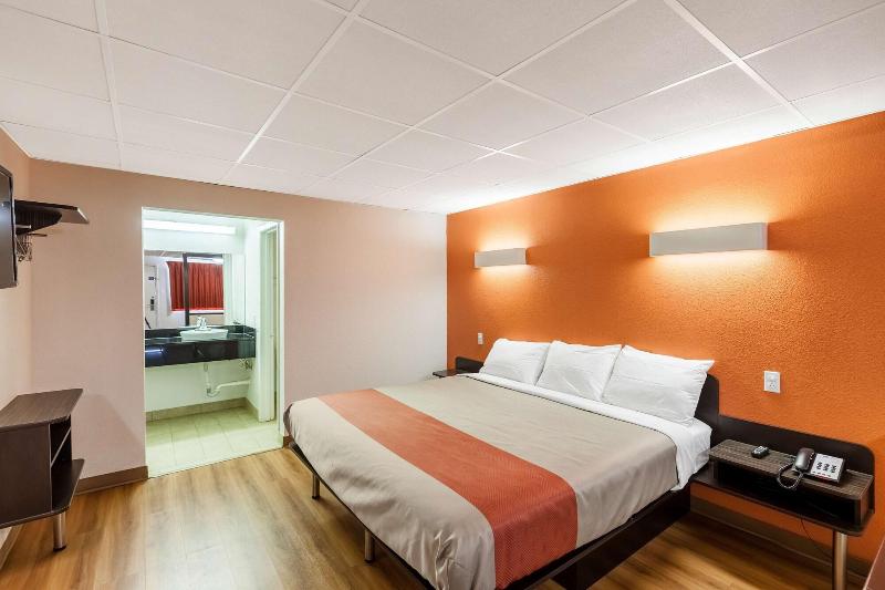 Motel6 Fort Worth, TX - Stockyards image