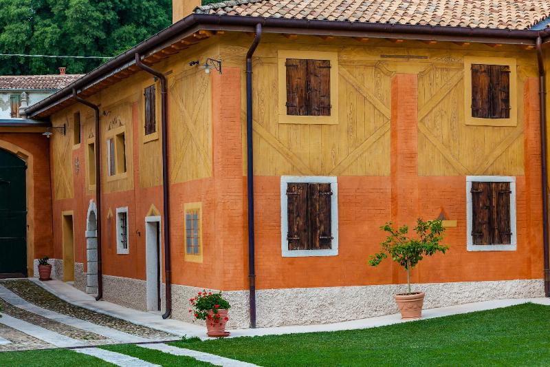 Villa Padovani Relais De Charme image