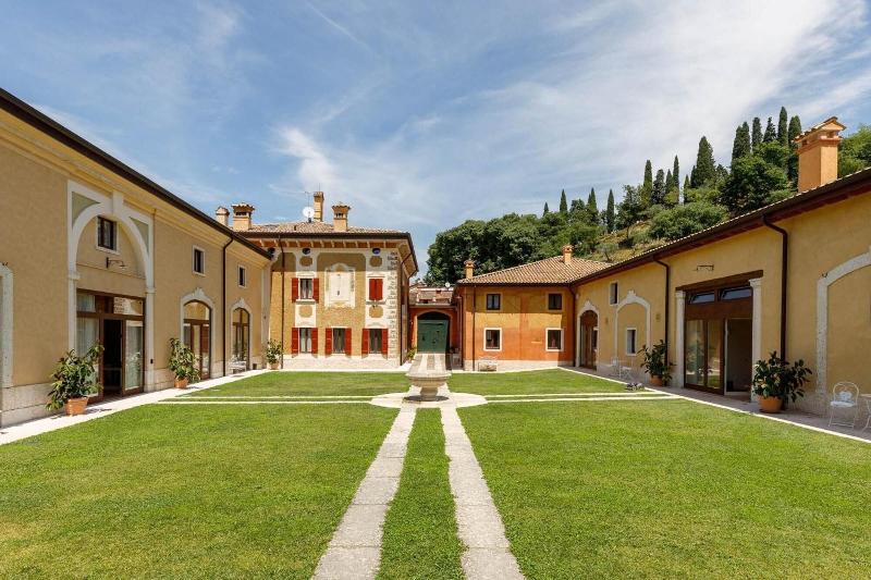 Villa Padovani Relais De Charme image