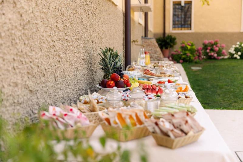Villa Padovani Relais De Charme image