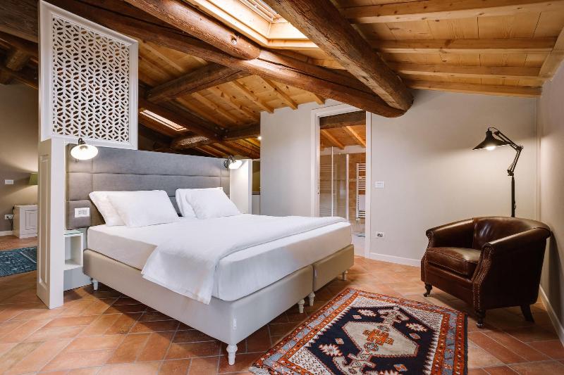 Villa Padovani Relais De Charme image