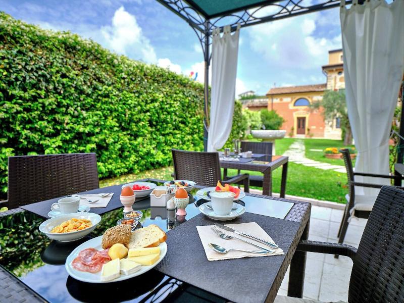 Villa Padovani Relais De Charme image