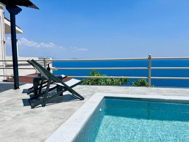 Blue Horizon Suites image