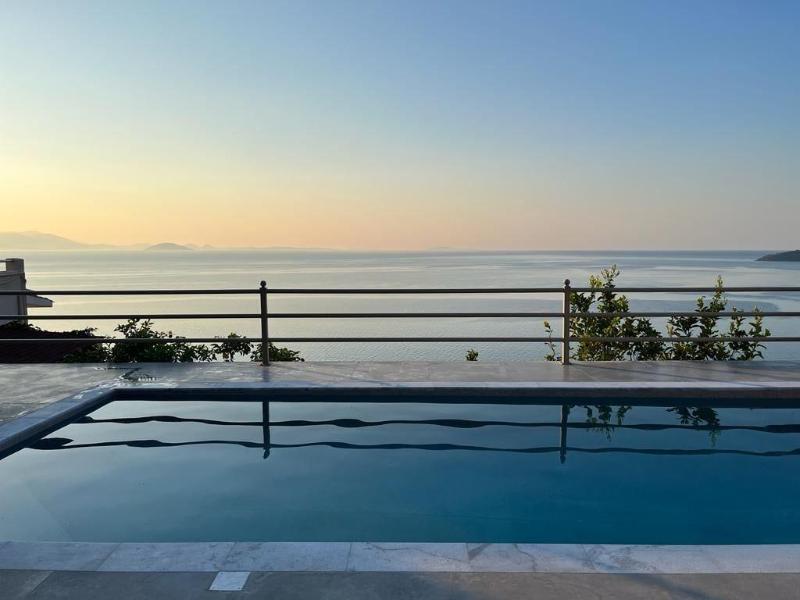 Blue Horizon Suites image