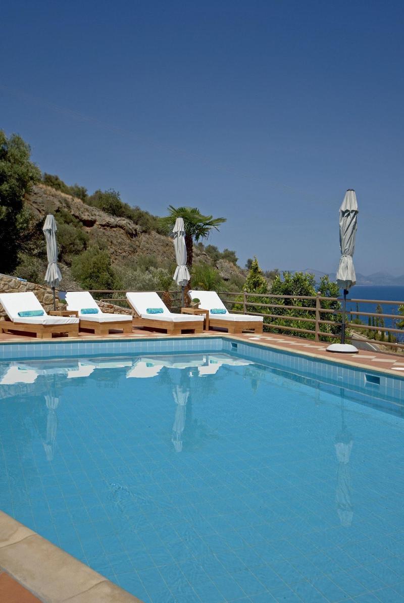 Blue Horizon Suites image