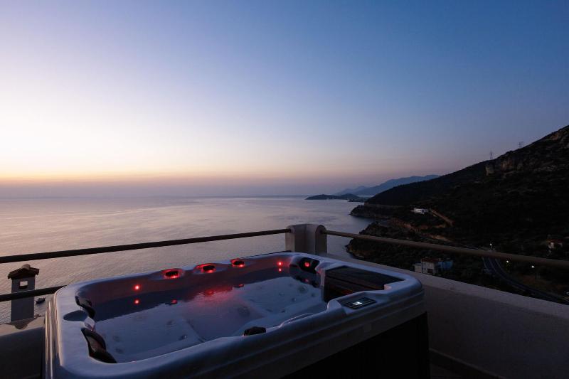 Blue Horizon Suites image