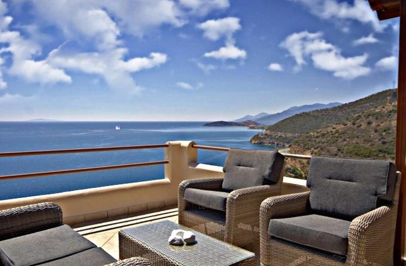 Blue Horizon Suites image