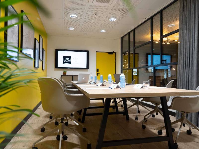 Ibis Styles Dreux Centre Gare image