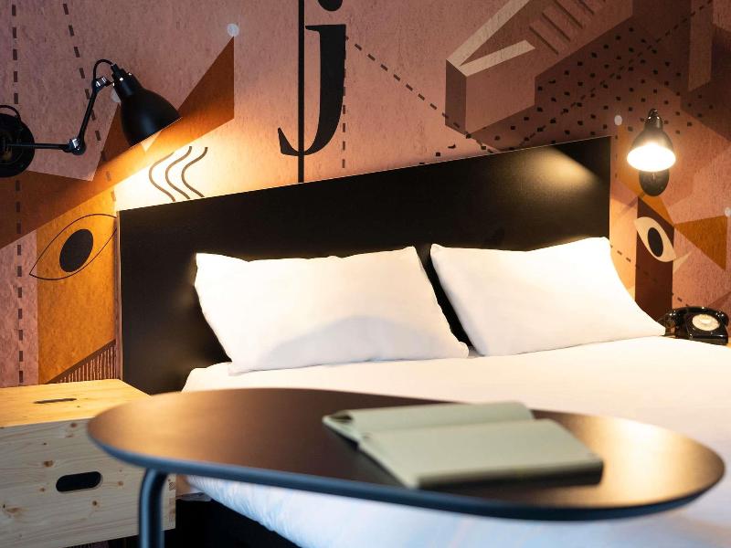 Ibis Styles Dreux Centre Gare image